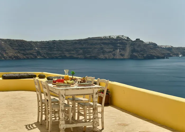 Ilivatos - Elegant Villa On The Caldera\'S Edge