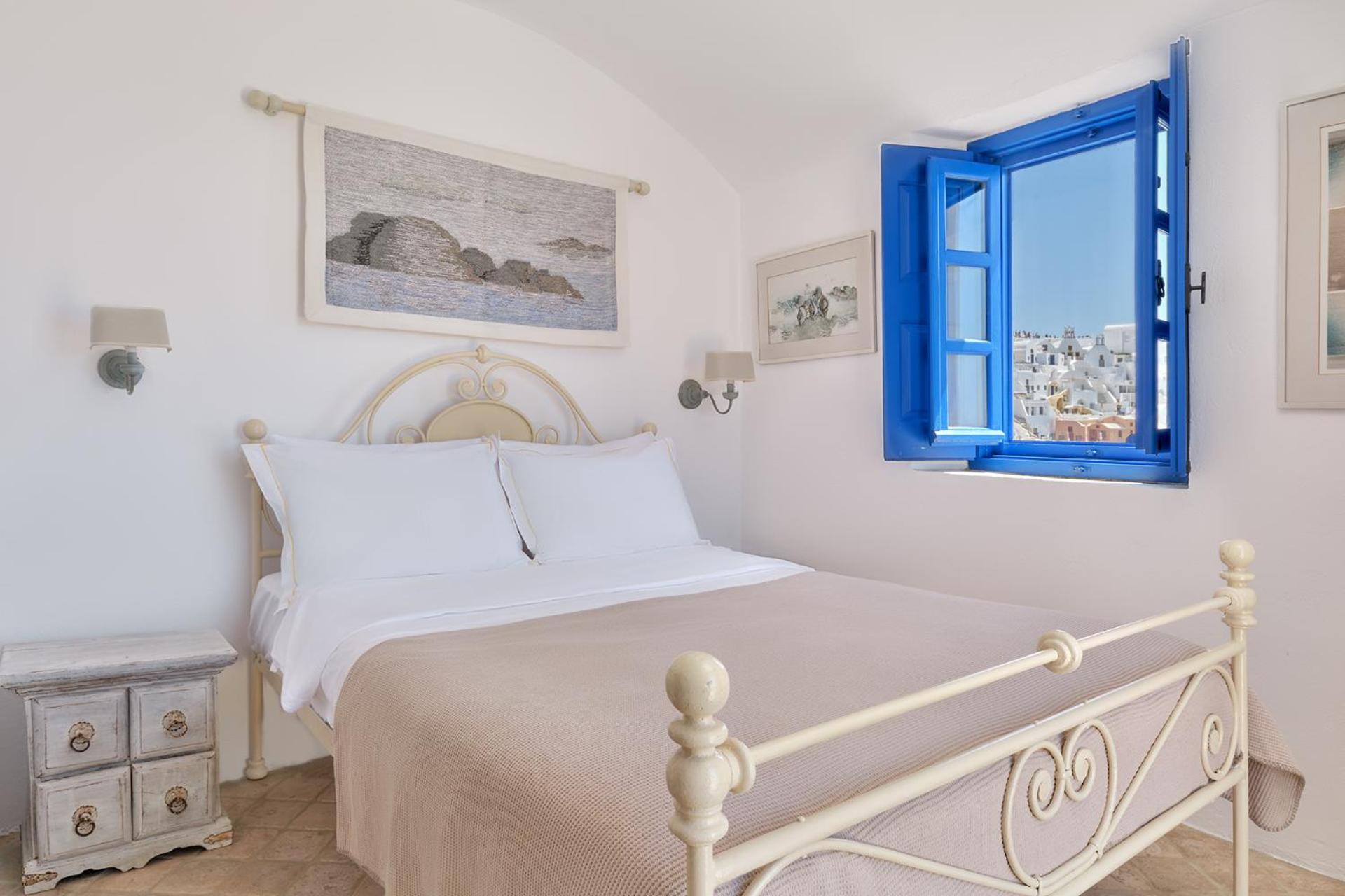 Villa Ilivatos - Elegant On The Caldera's Edge Oía