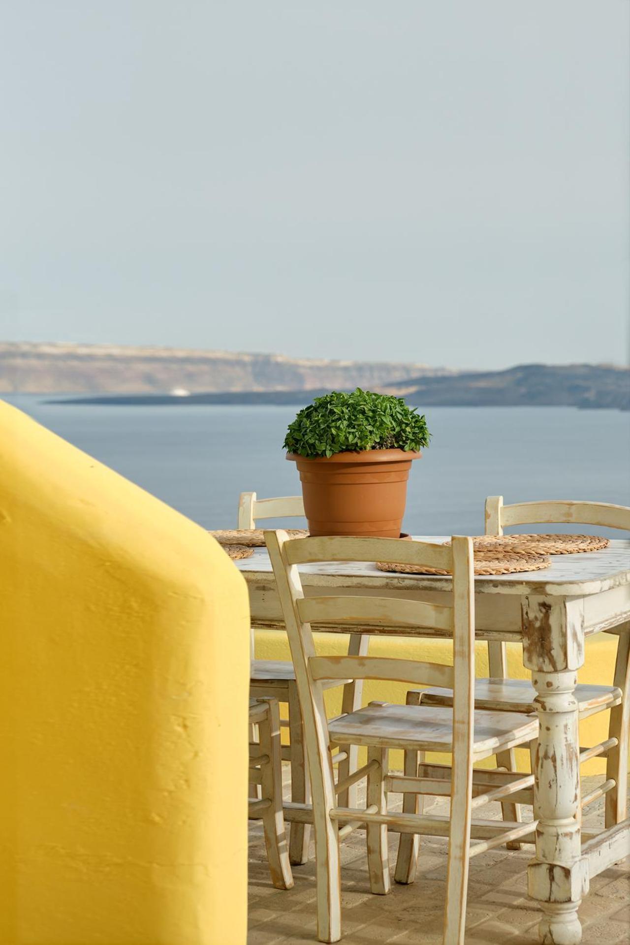 Ilivatos - Elegant On The Caldera's Edge Villa Oía